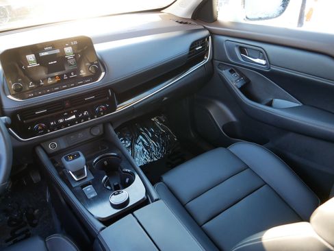 Certified 2023 Nissan Rogue SL w/ SL Premium Package image 11