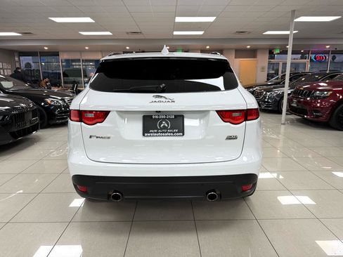 Used 2019 Jaguar F-PACE R-Sport image 6