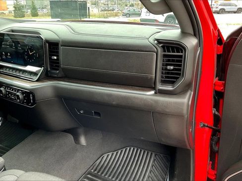 Used 2025 Chevrolet Silverado 1500 LT image 16