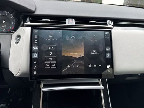Used 2025 Land Rover Range Rover Velar S AWD/4WD image 11