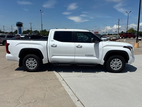 Used 2026 Toyota Tundra SR5 w/ SR5 Premium Package AWD/4WD image 8