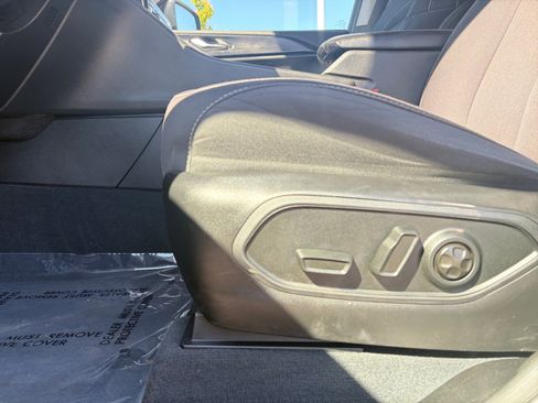 Used 2023 Jeep Grand Cherokee L Laredo AWD/4WD image 15