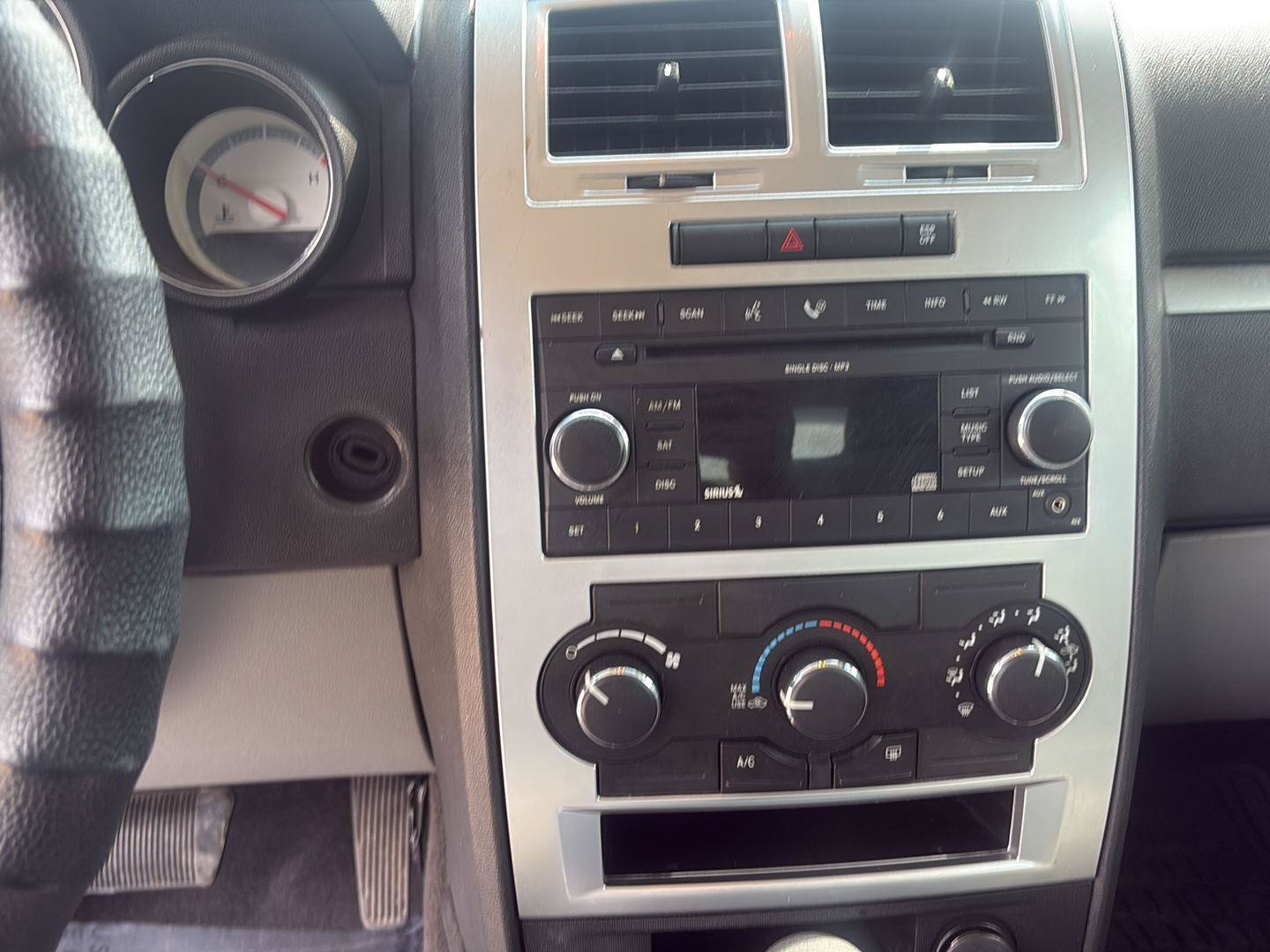 Used 2010 Dodge Charger SXT RWD image 25