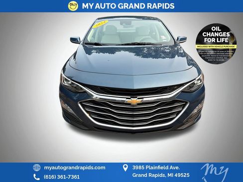 Used 2024 Chevrolet Malibu LT FWD image 2