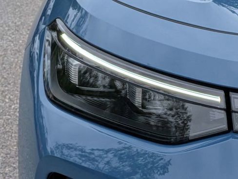 New 2026 Volkswagen Tiguan SE FWD image 9