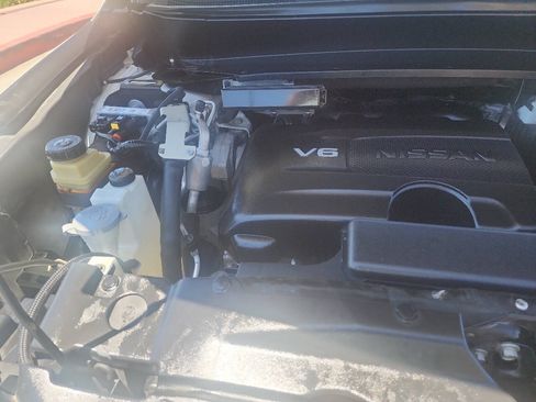 Used 2018 Nissan Pathfinder S FWD image 22