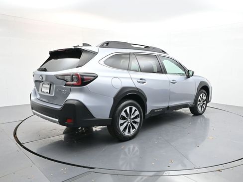 Used 2023 Subaru Outback Limited XT image 7