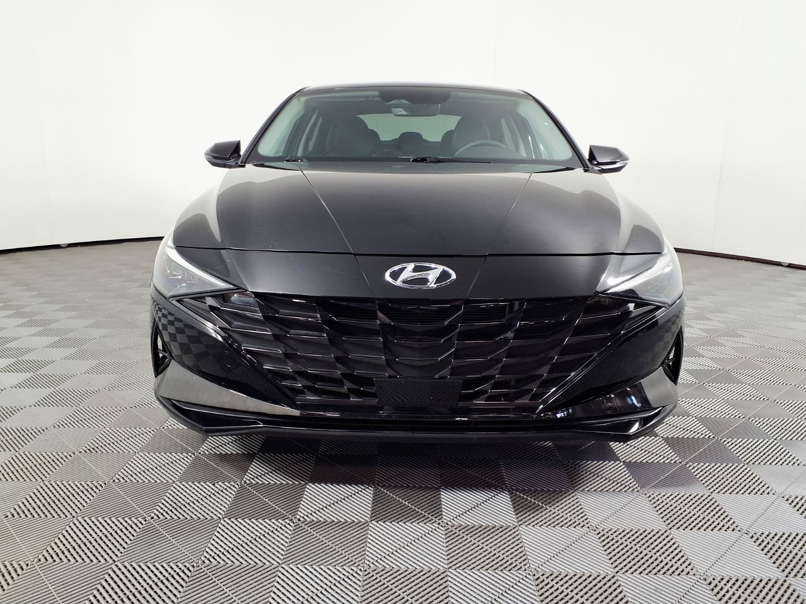 Certified 2023 Hyundai Elantra Limited FWD image 2