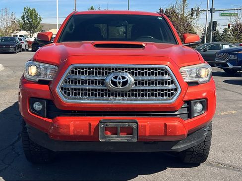 Used 2016 Toyota Tacoma TRD Sport w/ Towing Package image 2