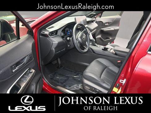 Used 2021 Toyota Venza Limited w/ Advanced Technology Package image 13