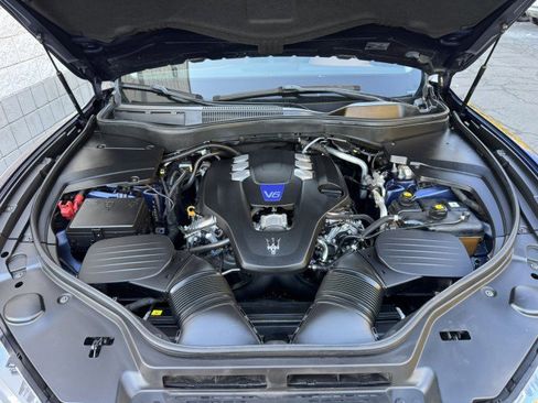 Used 2019 Maserati Levante S image 5