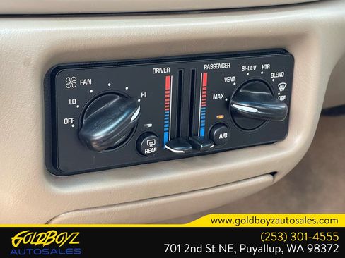 Used 2002 Buick Century Custom w/ Special Edition Pkg FWD image 28