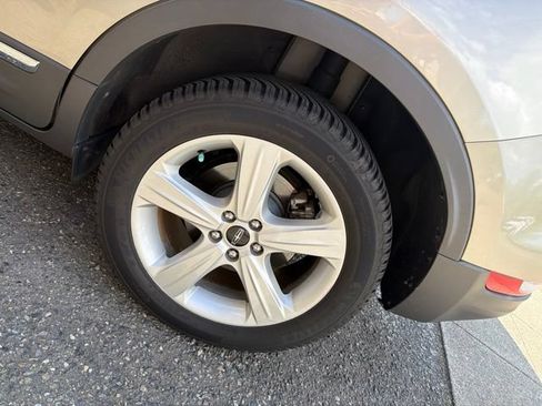 Used 2015 Lincoln MKC AWD image 4