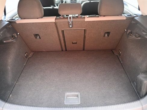 Used 2016 Volkswagen e-Golf SE w/ DC Fast Charging Package image 41