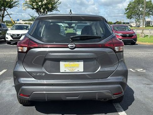 Used 2023 Nissan Kicks S image 6