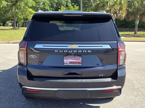 Used 2023 Chevrolet Suburban LT RWD image 3