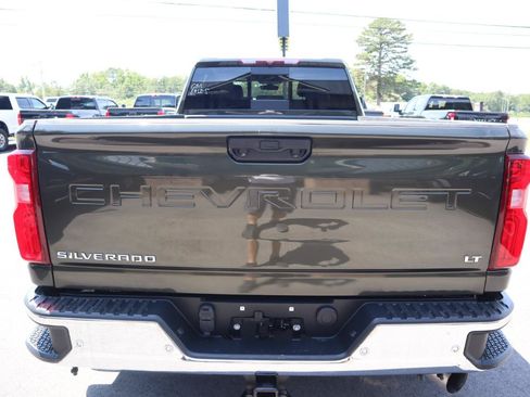 Used 2022 Chevrolet Silverado 3500 LTZ w/ LTZ Convenience Package AWD/4WD image 8