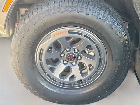 Used 2025 Nissan Frontier PRO-4X w/ Pro Convenience Package AWD/4WD image 29