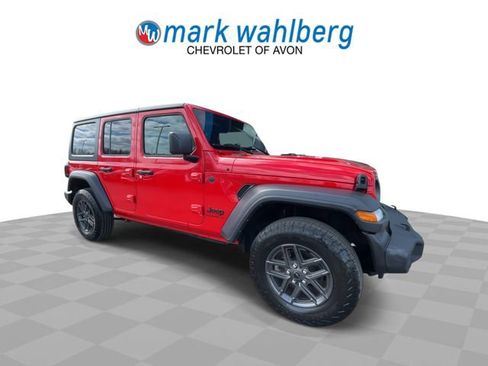 Used 2024 Jeep Wrangler Unlimited Sport AWD/4WD image 2