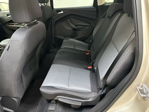 Used 2017 Ford Escape SE w/ Equipment Group 201A AWD/4WD image 19