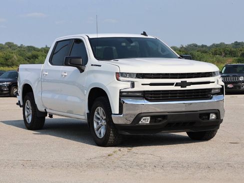 Used 2021 Chevrolet Silverado 1500 RST w/ Convenience Package II AWD/4WD image 4