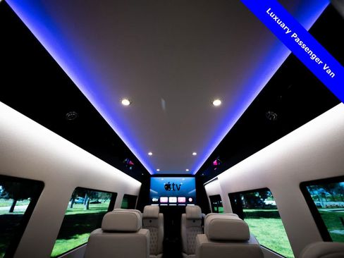 Used 2024 Mercedes-Benz Sprinter 2500 image 6