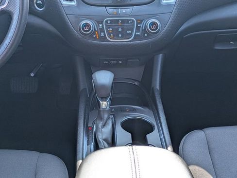 Used 2025 Chevrolet Malibu LT image 18