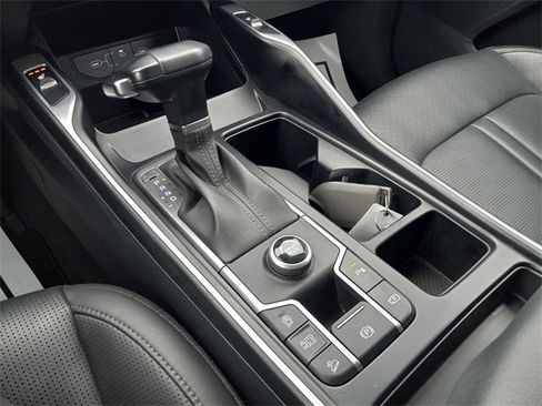 Used 2024 Kia Sorento S image 24