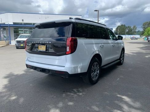 Certified 2025 Ford Expedition Active AWD/4WD image 11