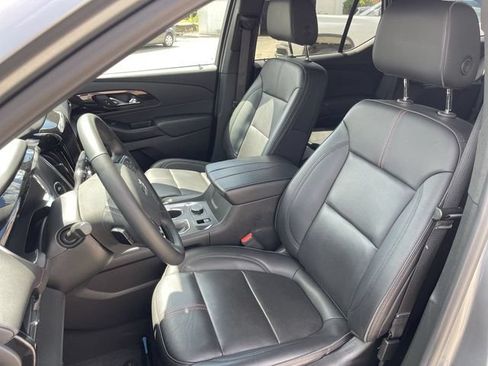 Used 2023 Chevrolet Traverse RS AWD/4WD image 11