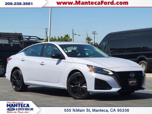 Used 2024 Nissan Altima 2.5 SR w/ SR Premium Package image 1