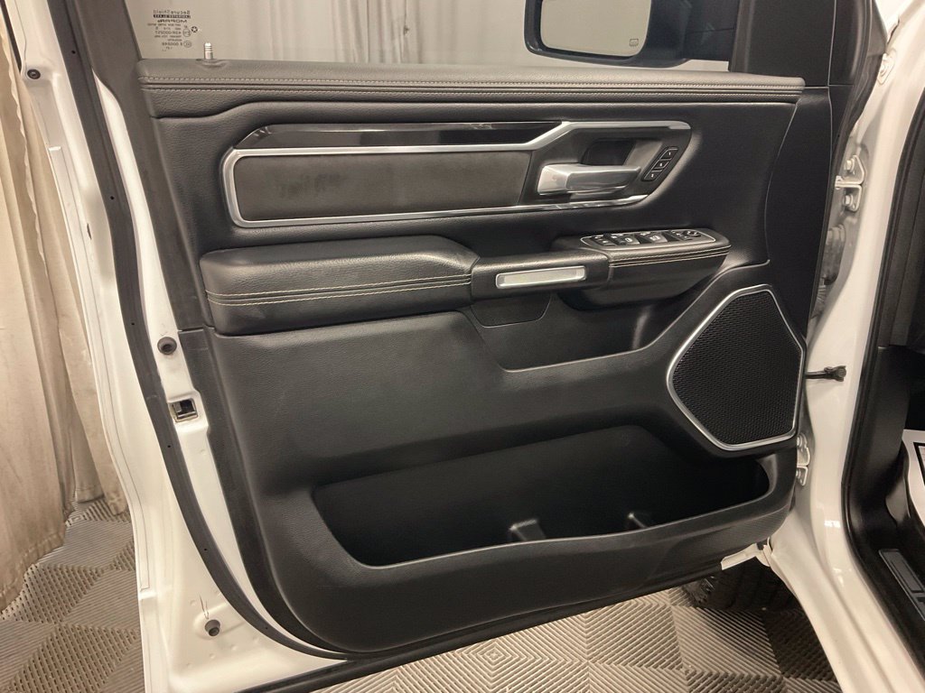 Used 2021 RAM 1500 Laramie w/ Sport Appearance Package AWD/4WD image 9