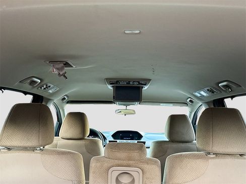 Used 2017 Honda Odyssey SE image 26