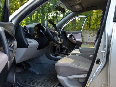Used 2007 Toyota RAV4 4WD image 11