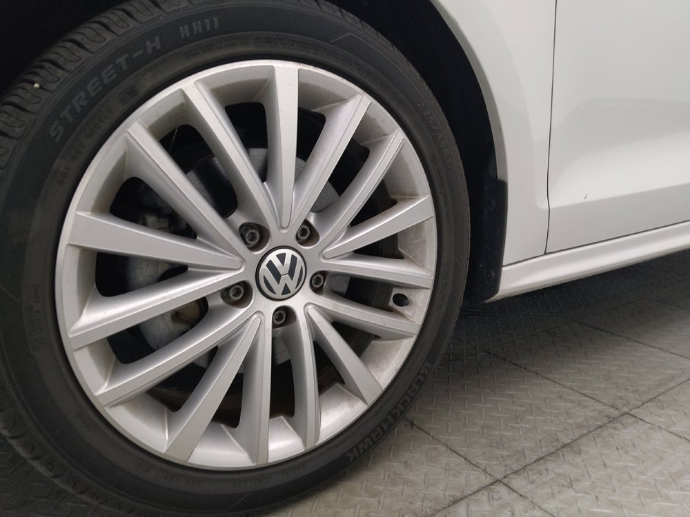 Used 2016 Volkswagen Jetta SEL w/ Lighting Package FWD image 31