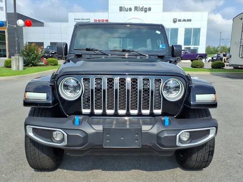 Used 2023 Jeep Wrangler Unlimited Sahara w/ Dual Top Group AWD/4WD image 10