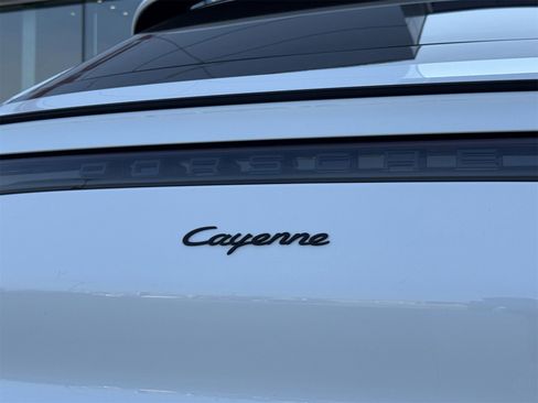 Certified 2022 Porsche Cayenne Coupe image 14