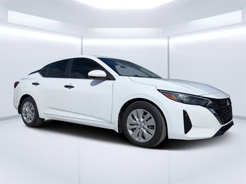 Used 2024 Nissan Sentra S image 1