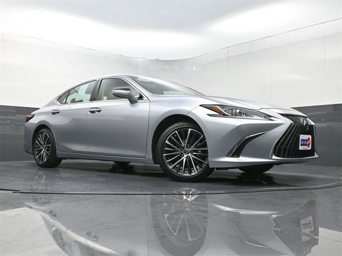Used 2024 Lexus ES 350 w/ Premium Package image 27