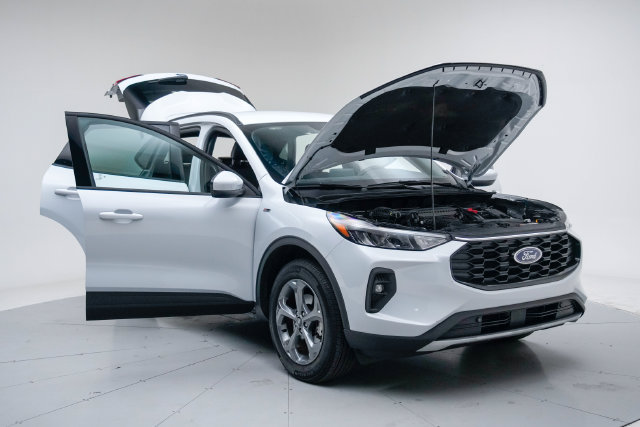 Used 2025 Ford Escape ST-Line Select AWD/4WD image 16