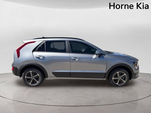 New 2026 Kia Niro EX FWD image 3