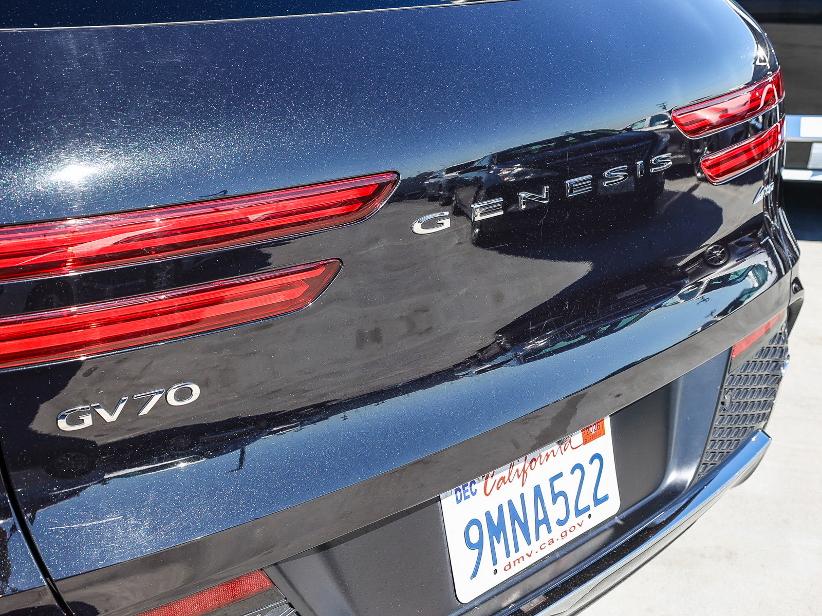 Used 2024 Genesis GV70 2.5T AWD/4WD image 7