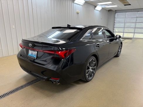 Used 2019 Toyota Avalon XSE w/ All Weather Liner Package FWD image 5
