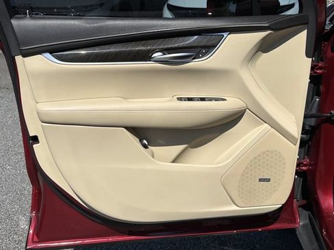 Used 2018 Cadillac XT5 FWD image 12