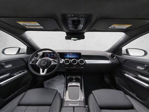 Used 2026 Mercedes-Benz GLB 250 image 23