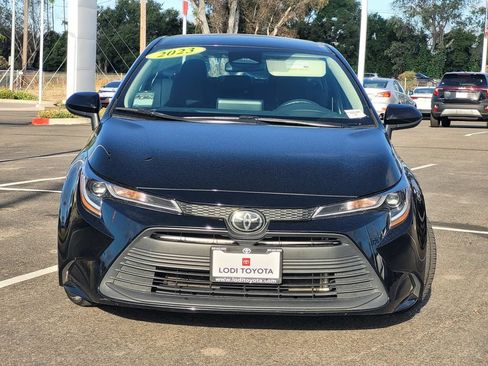 Used 2023 Toyota Corolla LE FWD image 2