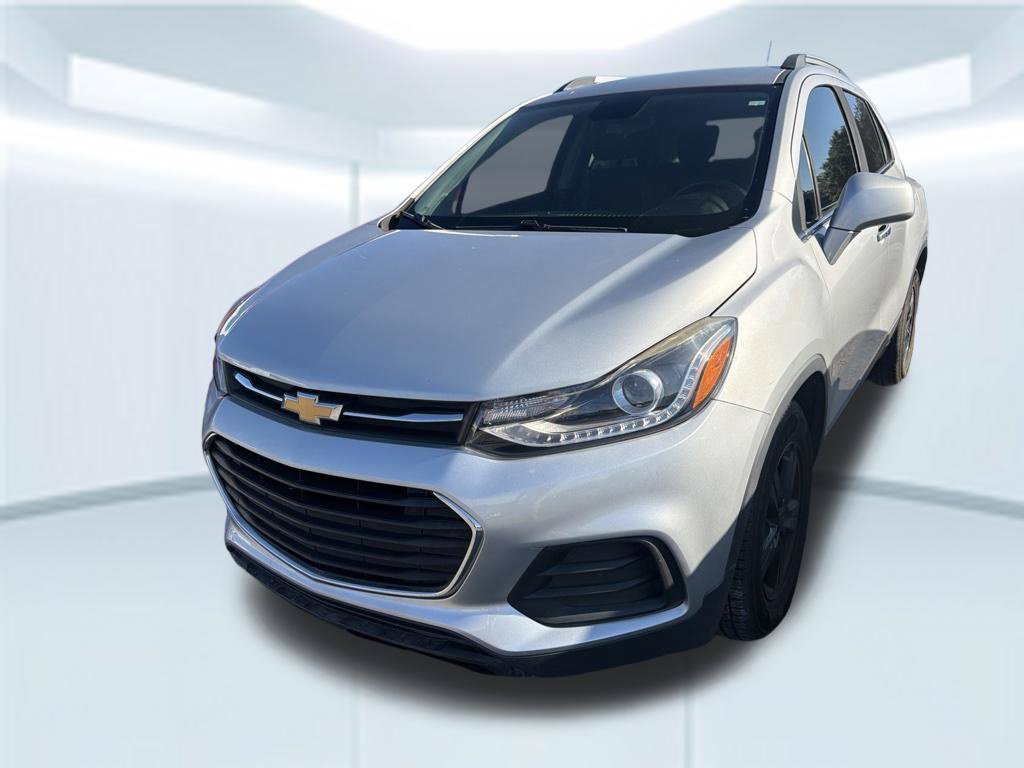 Used 2020 Chevrolet Trax LT w/ Driver Confidence Package FWD image 2