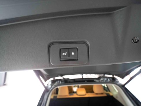 Used 2023 Nissan Rogue Platinum w/ Platinum Premium Package AWD/4WD image 29