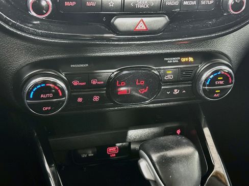 Used 2022 Kia Soul EX FWD image 23