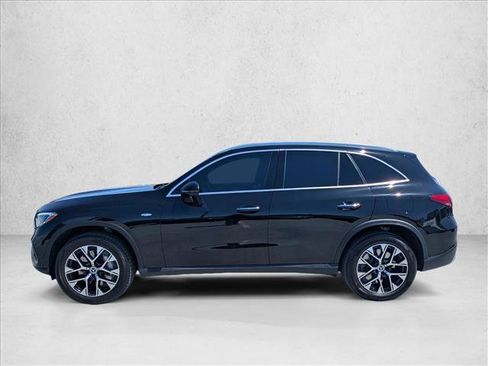 Used 2025 Mercedes-Benz GLC 350e 4MATIC image 9